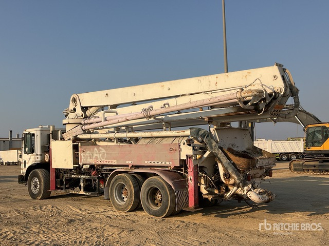 1999 Mack MR688S 1999 Schwing 32/28 XL 32 m on 6x4 Concrete Pump Truck - Betono siurblys: foto 2 1999 Mack MR688S 1999 Schwing 32/28 XL 32 m on 6x4 Concrete Pump Truck - Betono siurblys: foto 2
