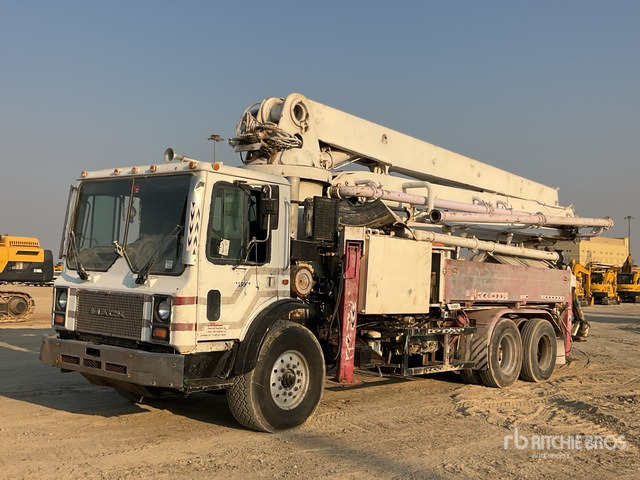 1999 Mack MR688S 1999 Schwing 32/28 XL 32 m on 6x4 Concrete Pump Truck - Betono siurblys: foto 1 1999 Mack MR688S 1999 Schwing 32/28 XL 32 m on 6x4 Concrete Pump Truck - Betono siurblys: foto 1