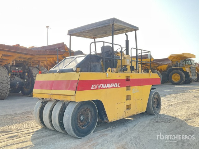 2002 Dynapac CP 271 9 Wheel Pneumatic Roller - Pneumatinis volas: foto 3 2002 Dynapac CP 271 9 Wheel Pneumatic Roller - Pneumatinis volas: foto 3