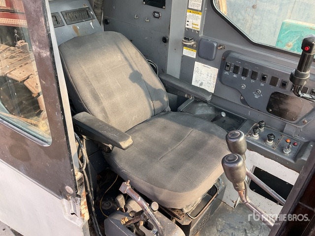 2005 Kobelco CKE1350 135 ton Lattice-Boom Crawler Crane - Vikšrinis kranas: foto 2 2005 Kobelco CKE1350 135 ton Lattice-Boom Crawler Crane - Vikšrinis kranas: foto 2