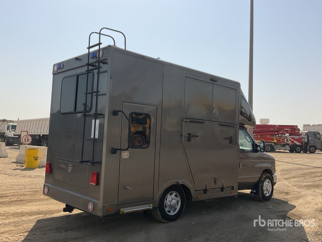 2008 Ford F-350 4x2 Horse Transporting Truck :Misc. Truck - Sunkvežimis žirgams vežti: foto 4 2008 Ford F-350 4x2 Horse Transporting Truck :Misc. Truck - Sunkvežimis žirgams vežti: foto 4