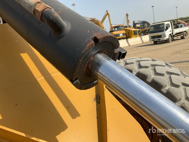 2009 Cat 930H - Ratinis krautuvas: foto 5 2009 Cat 930H - Ratinis krautuvas: foto 5