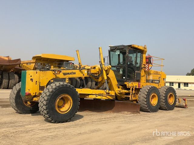 2011 Komatsu GD825A-2 - Greideris: foto 1 2011 Komatsu GD825A-2 - Greideris: foto 1
