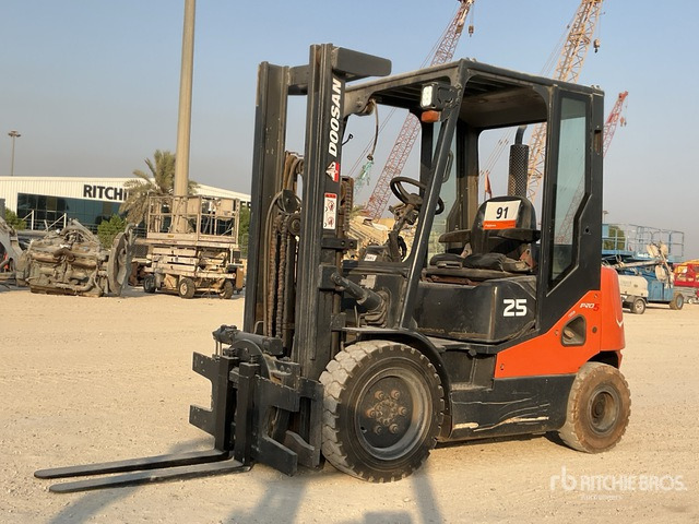 2014 Doosan D25S-2 2.5 ton Forklift - Dyzelinis krautuvas: foto 2 2014 Doosan D25S-2 2.5 ton Forklift - Dyzelinis krautuvas: foto 2