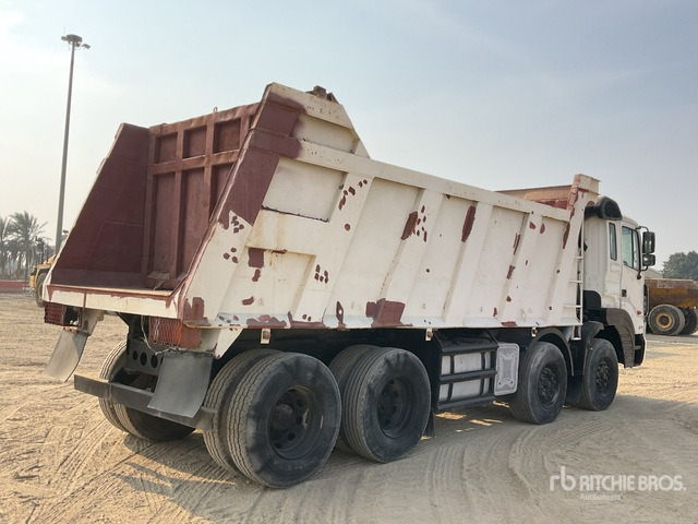 2014 Hyundai HD370 8x4 Twin-Steer Tri/A Dump Truck - Savivartis sunkvežimis: foto 3 2014 Hyundai HD370 8x4 Twin-Steer Tri/A Dump Truck - Savivartis sunkvežimis: foto 3