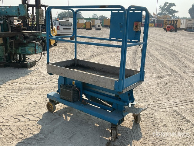 2014 Power Towers Electric Vertical Mast Lift - Stiebinis keltuvas: foto 3 2014 Power Towers Electric Vertical Mast Lift - Stiebinis keltuvas: foto 3