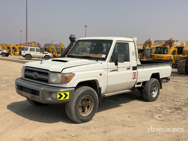 2018 Toyota Land Cruiser 79L 4x4 Pickup - Pikapas: foto 1 2018 Toyota Land Cruiser 79L 4x4 Pickup - Pikapas: foto 1