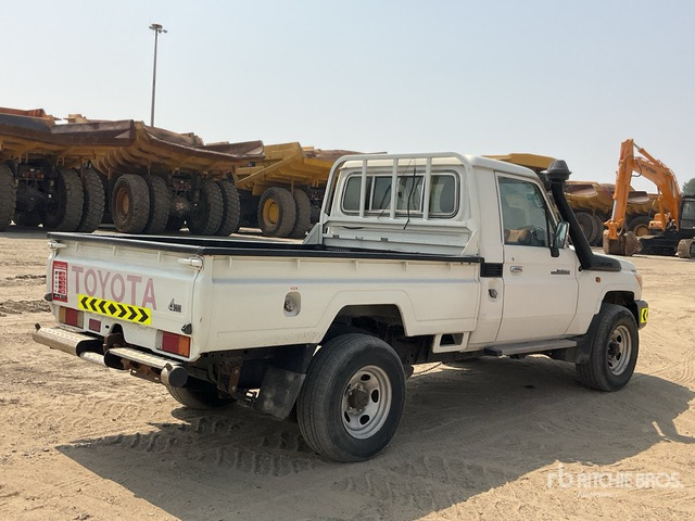 2018 Toyota Land Cruiser 79L 4x4 Pickup - Pikapas: foto 3 2018 Toyota Land Cruiser 79L 4x4 Pickup - Pikapas: foto 3