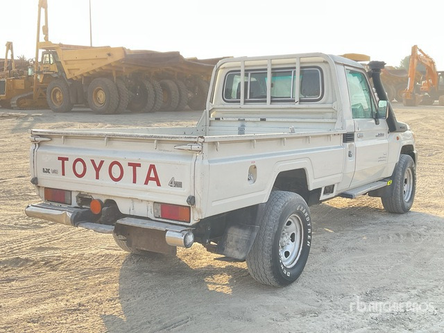 2018 Toyota Land Cruiser 79L 4x4 Pickup - Pikapas: foto 3 2018 Toyota Land Cruiser 79L 4x4 Pickup - Pikapas: foto 3