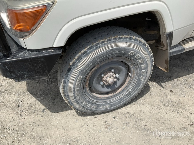 2019 Toyota Land Cruiser 76L 4x4 SUV - Visureigis: foto 5 2019 Toyota Land Cruiser 76L 4x4 SUV - Visureigis: foto 5
