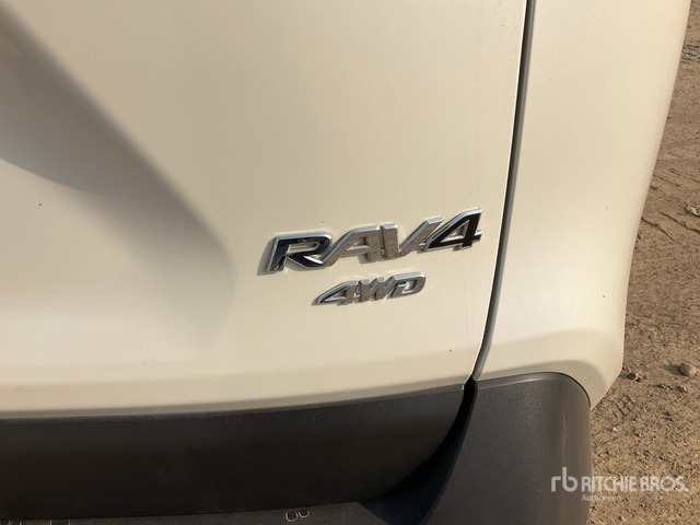 2019 Toyota RAV4 4WD SUV - Visureigis: foto 4 2019 Toyota RAV4 4WD SUV - Visureigis: foto 4