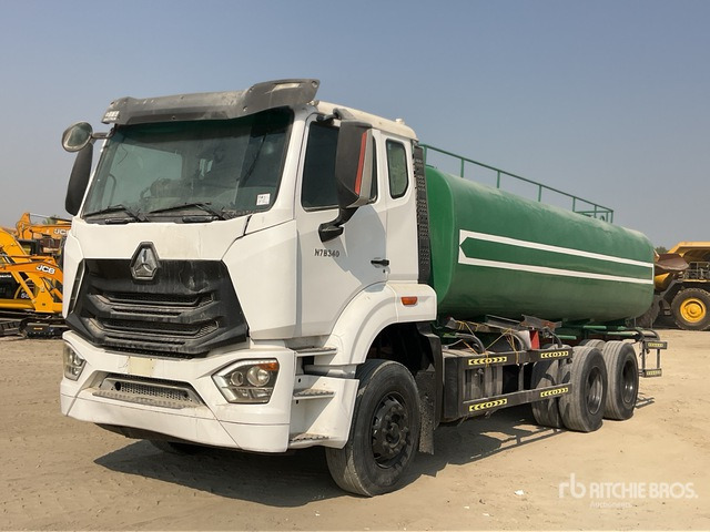 2019 Wuhan ZZ1255N4646E1 20000 L 6x4 Water Truck - Autocisterna: foto 2 2019 Wuhan ZZ1255N4646E1 20000 L 6x4 Water Truck - Autocisterna: foto 2