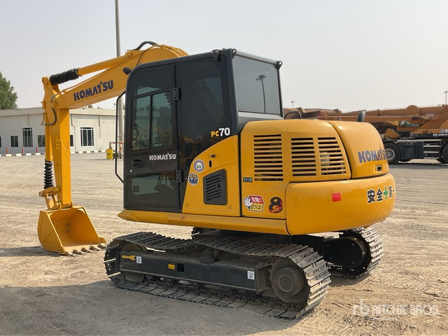 Komatsu PC70-8 - Mini ekskavatorius: foto 3 Komatsu PC70-8 - Mini ekskavatorius: foto 3