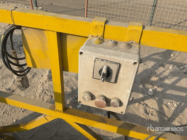 2002 Platform 300 Electric Work Platform - Padargas - Statybinė technika: foto 4 2002 Platform 300 Electric Work Platform - Padargas - Statybinė technika: foto 4