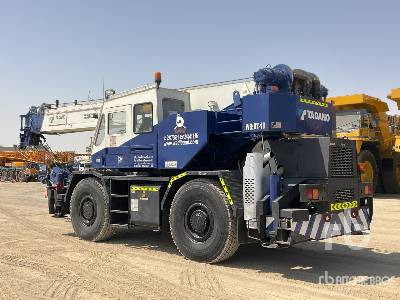 TADANO TR300E 30 ton 4x4x4 - Šiurkštaus reljefo kranas: foto 2 TADANO TR300E 30 ton 4x4x4 - Šiurkštaus reljefo kranas: foto 2