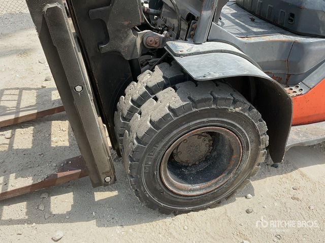 Toyota 8FD70U - Dyzelinis krautuvas: foto 5 Toyota 8FD70U - Dyzelinis krautuvas: foto 5