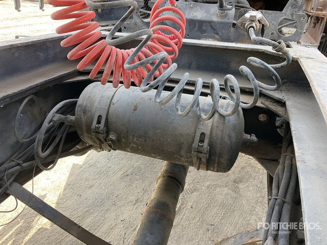 1995 Volvo FH12-420 4x2 S/A Sleeper Truck Tractor - Vilkikas: foto 5 1995 Volvo FH12-420 4x2 S/A Sleeper Truck Tractor - Vilkikas: foto 5