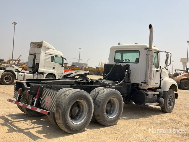 2005 Mack Granite CV713 6x4 T/A Day Cab Truck Tractor - Vilkikas: foto 3 2005 Mack Granite CV713 6x4 T/A Day Cab Truck Tractor - Vilkikas: foto 3