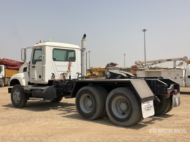 2008 Mack Granite CV713 6x4 T/A Day Cab Truck Tractor - Vilkikas: foto 4 2008 Mack Granite CV713 6x4 T/A Day Cab Truck Tractor - Vilkikas: foto 4