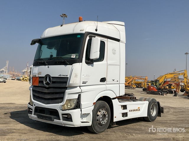 2012 Mercedes-Benz Actros 1842 4x2 S/A Sleeper Truck Tractor - Vilkikas: foto 1 2012 Mercedes-Benz Actros 1842 4x2 S/A Sleeper Truck Tractor - Vilkikas: foto 1