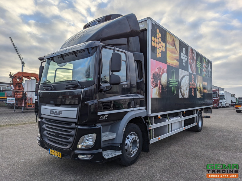 DAF CF 250 FA 4x2 DayCab Euro6 - Koel-VriesBak 7.5m + Carrier Supra 850MT + Laadklep 2000kg - 05/2025APK - Refrižeratorius sunkvežimis: foto 1 DAF CF 250 FA 4x2 DayCab Euro6 - Koel-VriesBak 7.5m + Carrier Supra 850MT + Laadklep 2000kg - 05/2025APK - Refrižeratorius sunkvežimis: foto 1