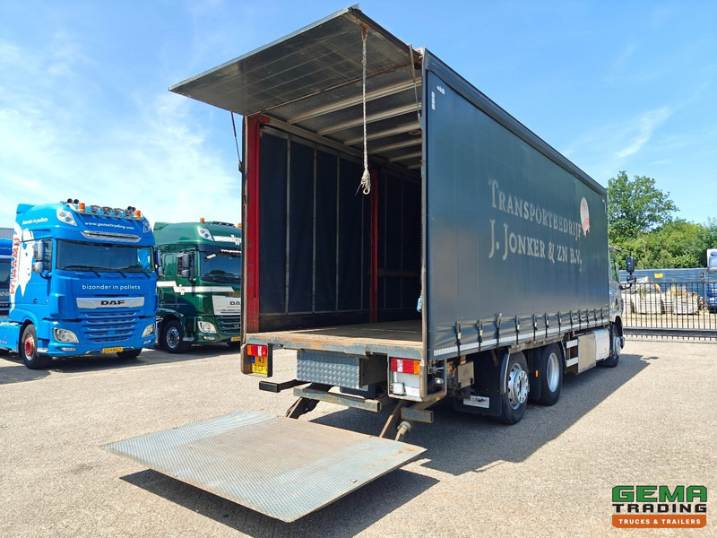 DAF CF 400 FAN 6x2/4 SpaceCab Euro6A - Schuifzeilenbak 7.7m + Laadklep 2000kg - HH Vloer - AanhangerKoppeling - Tentinis sunkvežimis: foto 2 DAF CF 400 FAN 6x2/4 SpaceCab Euro6A - Schuifzeilenbak 7.7m + Laadklep 2000kg - HH Vloer - AanhangerKoppeling - Tentinis sunkvežimis: foto 2