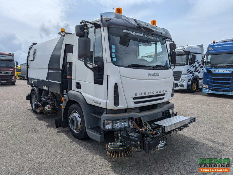 Iveco 140E21 4x2 Dagcab Euro3 - Schmidt SK500R - Hydrostaat - Gatvių šlavimo mašina: foto 4 Iveco 140E21 4x2 Dagcab Euro3 - Schmidt SK500R - Hydrostaat - Gatvių šlavimo mašina: foto 4