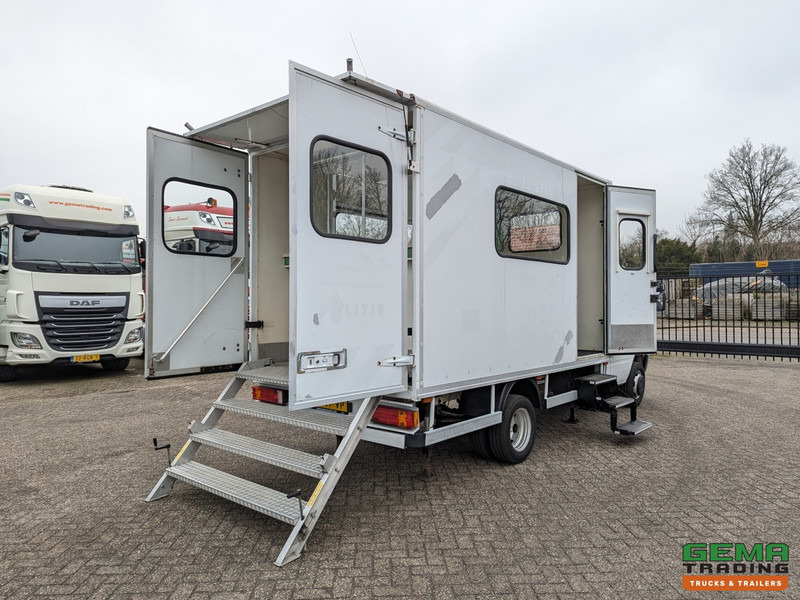 Mercedes-Benz 400-serie 410 D 4x2 Euro2 - Mobiel Kantoor - Standkachel - Hydr. Steunpoten - Eigen Accu's - 26.000KM Origineel - MARGE - Komercinis automobilis: foto 2 Mercedes-Benz 400-serie 410 D 4x2 Euro2 - Mobiel Kantoor - Standkachel - Hydr. Steunpoten - Eigen Accu's - 26.000KM Origineel - MARGE - Komercinis automobilis: foto 2
