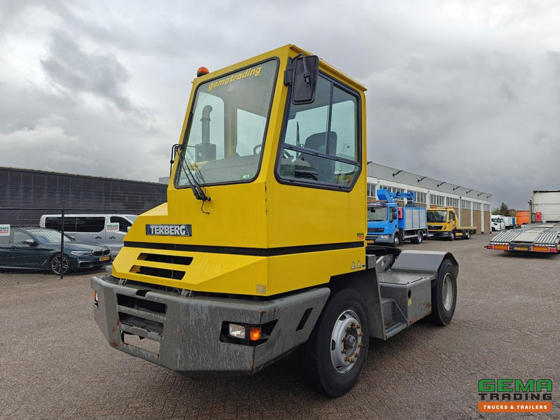 Terberg YT180 Schotel 25T - Naafreductie - Cummins - Landbouw Kenteken 40km/h - Terminalų vilkikas: foto 1 Terberg YT180 Schotel 25T - Naafreductie - Cummins - Landbouw Kenteken 40km/h - Terminalų vilkikas: foto 1