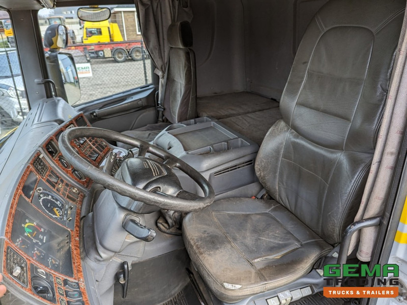 Scania P114-340 LA 4x2 CP19 Euro3 Manual - Side Skirts - Toolbox (T1350) - Vilkikas: foto 5 Scania P114-340 LA 4x2 CP19 Euro3 Manual - Side Skirts - Toolbox (T1350) - Vilkikas: foto 5