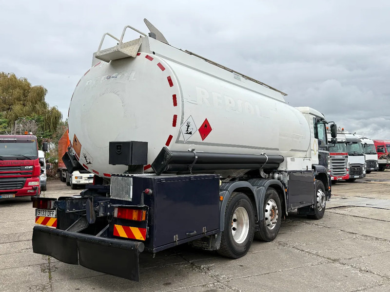 MAN TGA 26.430 6X2 Fuel Tank 21.000L 3 Comp + 2 Pump D20 Engine - Autocisterna: foto 4 MAN TGA 26.430 6X2 Fuel Tank 21.000L 3 Comp + 2 Pump D20 Engine - Autocisterna: foto 4