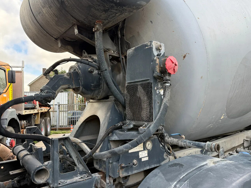Betonvežis MAN TGA 35.360 8X4 SCHWING Beton Mixer Spring/Spring ZF Manual Gearbox: foto 15