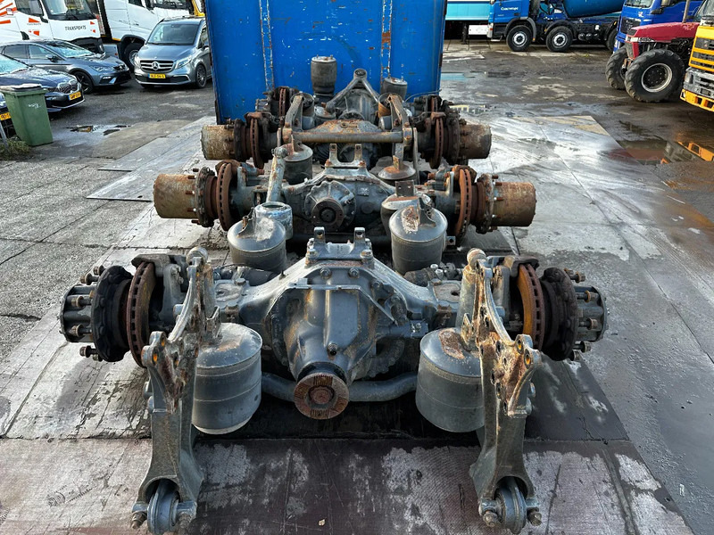 Mercedes-Benz ACTROS 3 SINGLE AXLE + 1 DAF - Galinė ašis: foto 1 Mercedes-Benz ACTROS 3 SINGLE AXLE + 1 DAF - Galinė ašis: foto 1