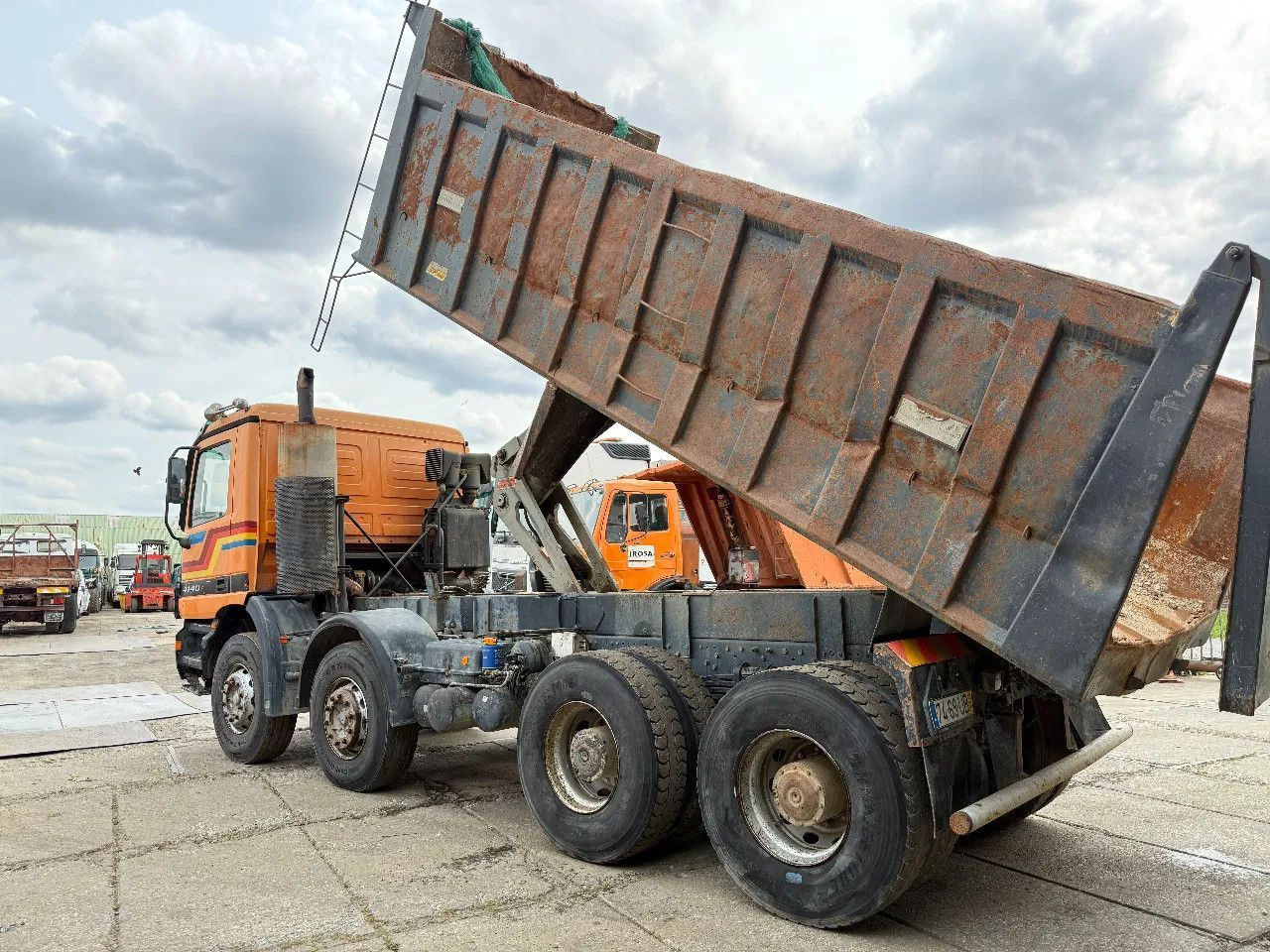 Mercedes-Benz Actros 4140 V6 8X4 Tipper Spring/Spring Manual G - Savivartis sunkvežimis: foto 3 Mercedes-Benz Actros 4140 V6 8X4 Tipper Spring/Spring Manual G - Savivartis sunkvežimis: foto 3