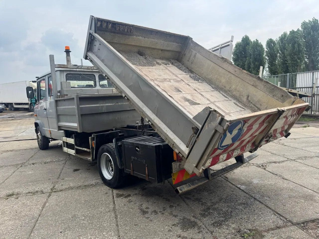 Mercedes-Benz VARIO 815 4X2 Dubbel cabine Tipper Spring/Spring - Savivartis sunkvežimis: foto 3 Mercedes-Benz VARIO 815 4X2 Dubbel cabine Tipper Spring/Spring - Savivartis sunkvežimis: foto 3