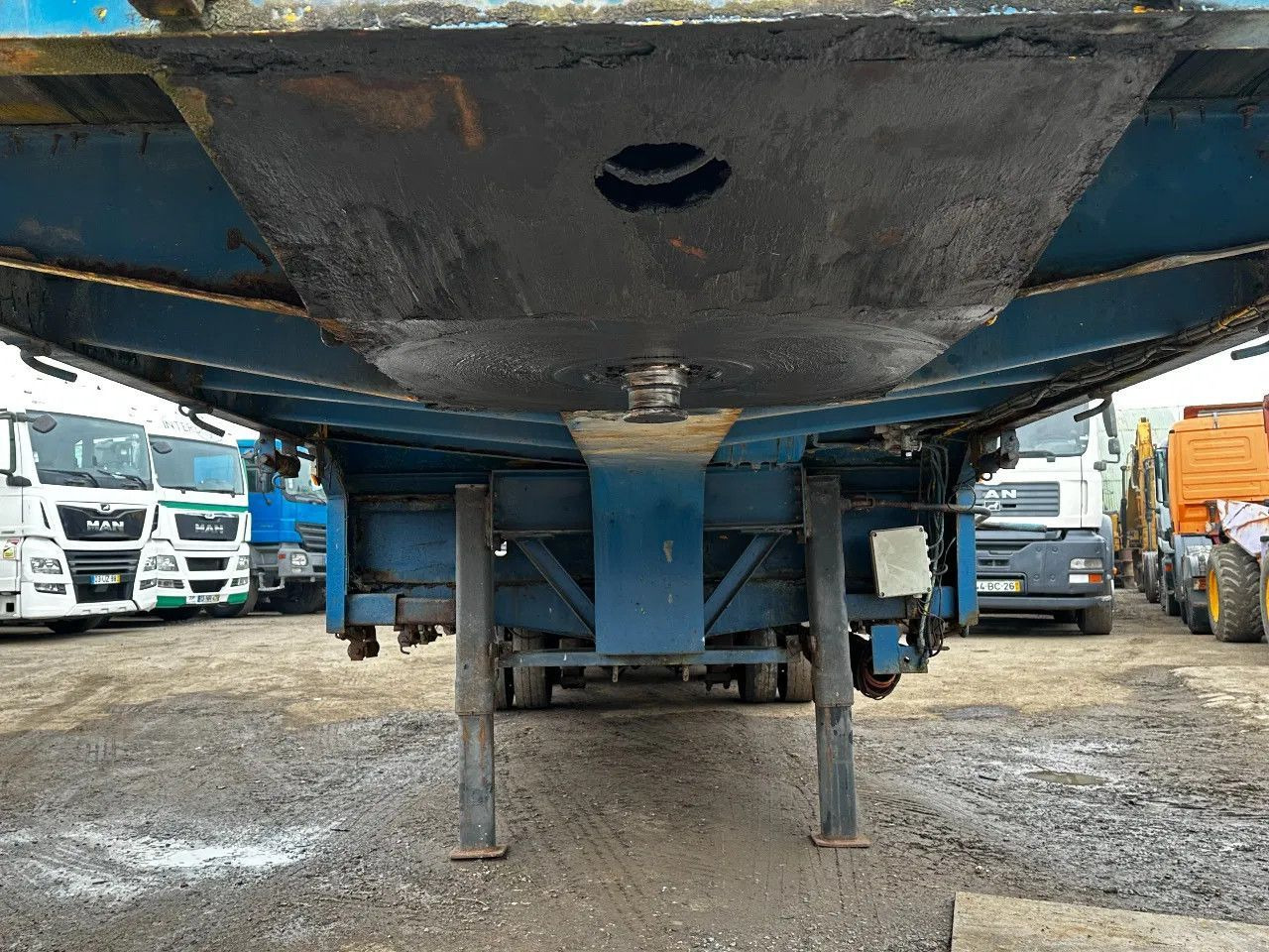Nooteboom OSD-44 3 Axle lowloader Extandable 44Ton Nooteboom OSD-44 3 Axle lowloader Extandable 44Ton - Žemo profilio platforma puspriekabė: foto 4 Nooteboom OSD-44 3 Axle lowloader Extandable 44Ton Nooteboom OSD-44 3 Axle lowloader Extandable 44Ton - Žemo profilio platforma puspriekabė: foto 4