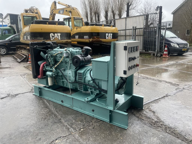 Perkins 85 KVA Generator 3 Phase - Elektrinis generatorius: foto 3 Perkins 85 KVA Generator 3 Phase - Elektrinis generatorius: foto 3