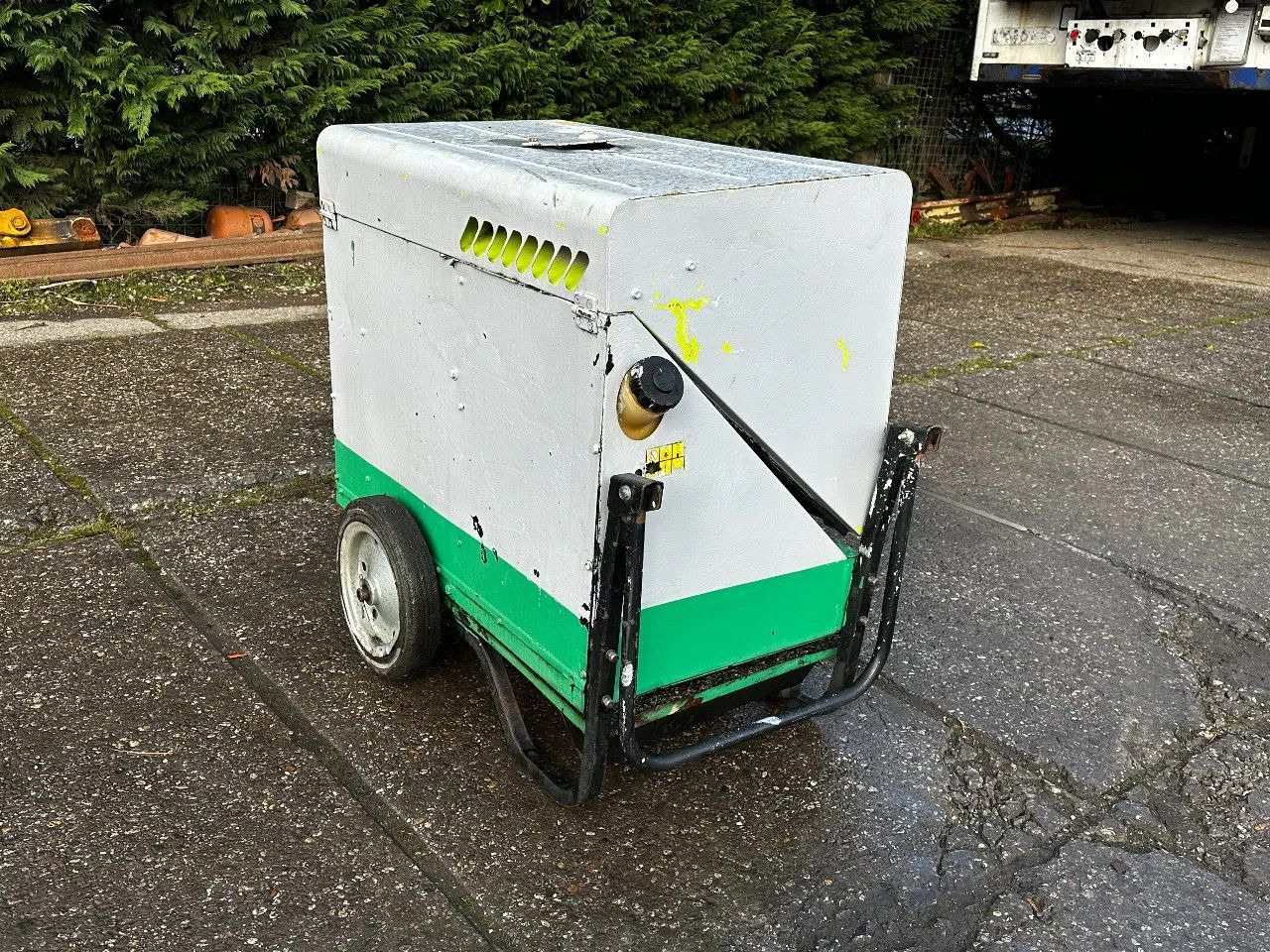 Pramac P6000S2 6KVA Generator Pramac P6000S2 6KVA Generator - Elektrinis generatorius: foto 2 Pramac P6000S2 6KVA Generator Pramac P6000S2 6KVA Generator - Elektrinis generatorius: foto 2