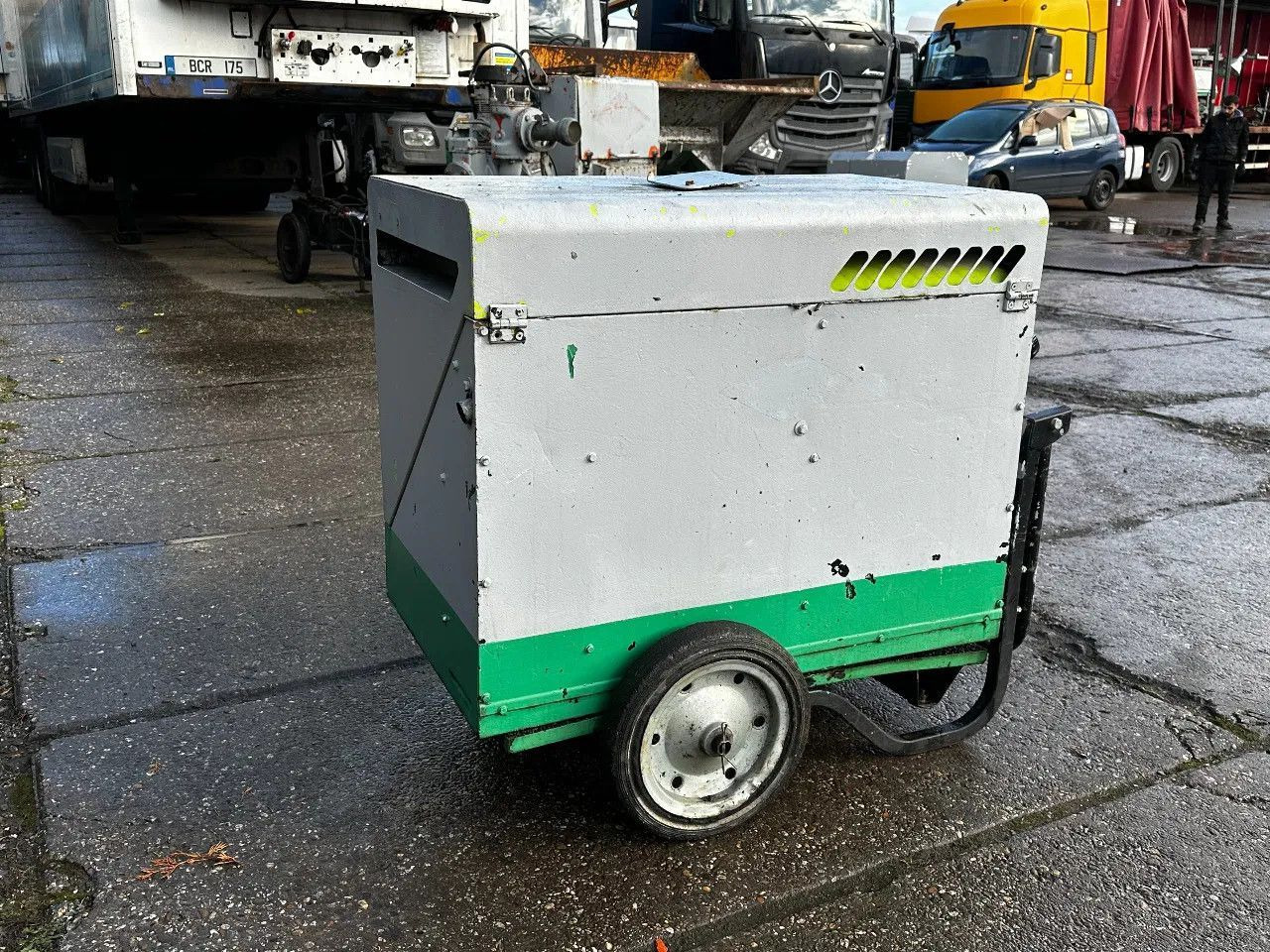 Pramac P6000S2 6KVA Generator Pramac P6000S2 6KVA Generator - Elektrinis generatorius: foto 5 Pramac P6000S2 6KVA Generator Pramac P6000S2 6KVA Generator - Elektrinis generatorius: foto 5