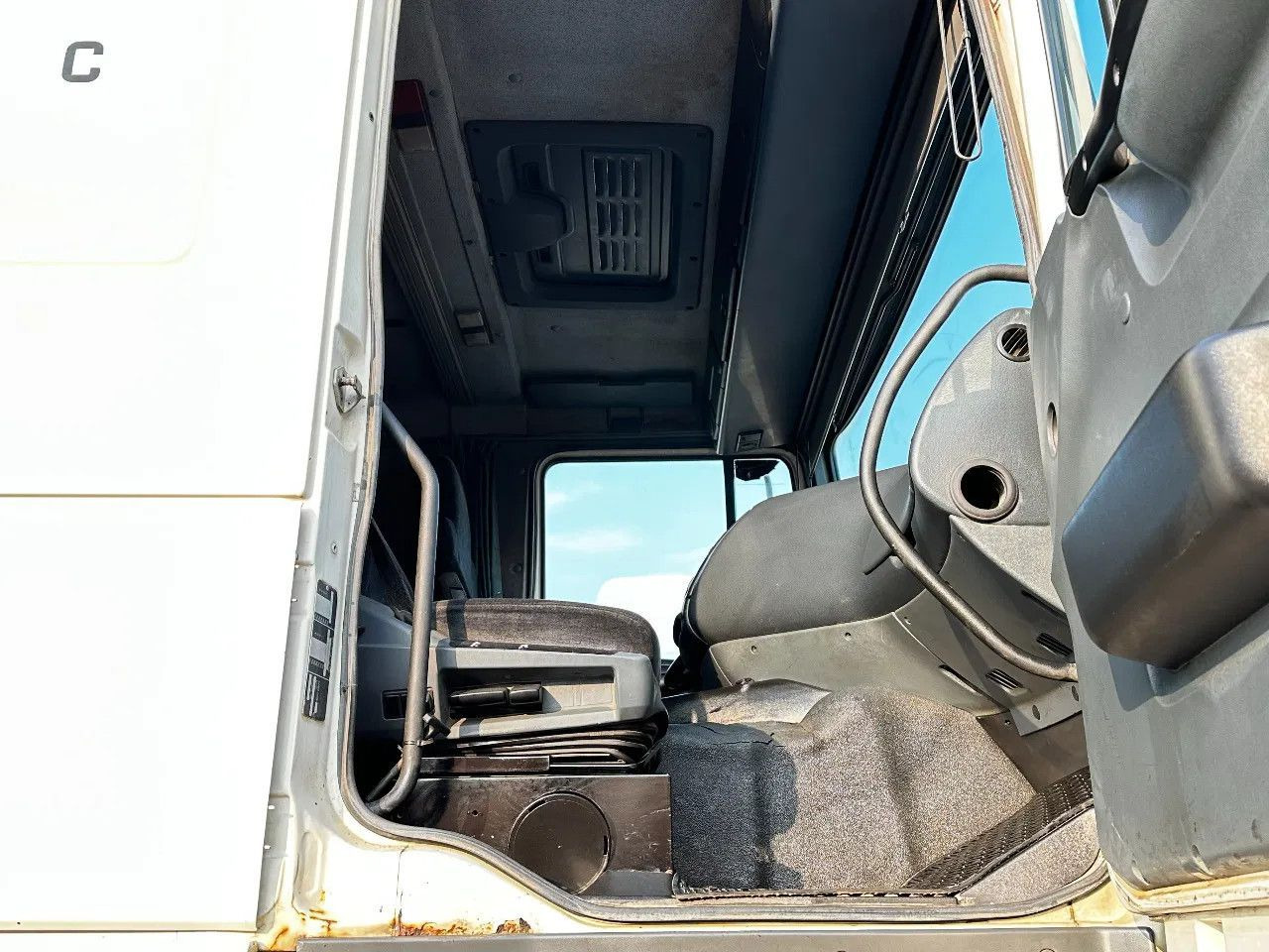 Vilkikas DAF XF 95.380 4X2 Tractor-unit Spring/Air ZF Manual DAF XF 95.380 4X2 Tractor-unit Spring/Air ZF Manual: foto 10