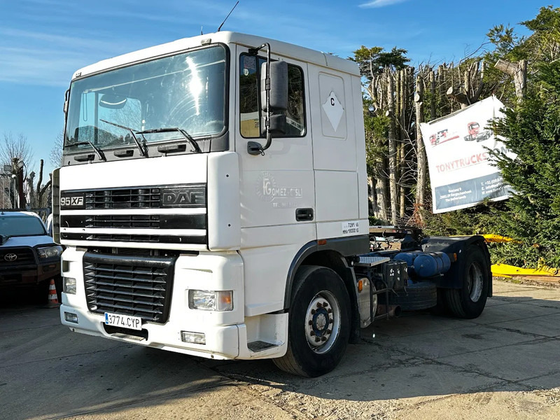 DAF XF 95.380 4X2 Tractor-unit Spring/Air ZF Manual Euro2 PTO - Vilkikas: foto 2 DAF XF 95.380 4X2 Tractor-unit Spring/Air ZF Manual Euro2 PTO - Vilkikas: foto 2