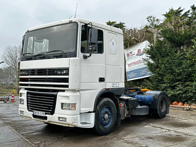 DAF XF 95.380 4X2 Tractor-unit Spring/Air ZF Manual Euro2 PTO - Vilkikas: foto 2 DAF XF 95.380 4X2 Tractor-unit Spring/Air ZF Manual Euro2 PTO - Vilkikas: foto 2