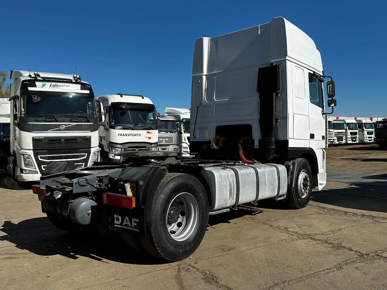 DAF XF 95.480 4X2 Tractor-unit Spring/Air ZF Manual - Vilkikas: foto 4 DAF XF 95.480 4X2 Tractor-unit Spring/Air ZF Manual - Vilkikas: foto 4