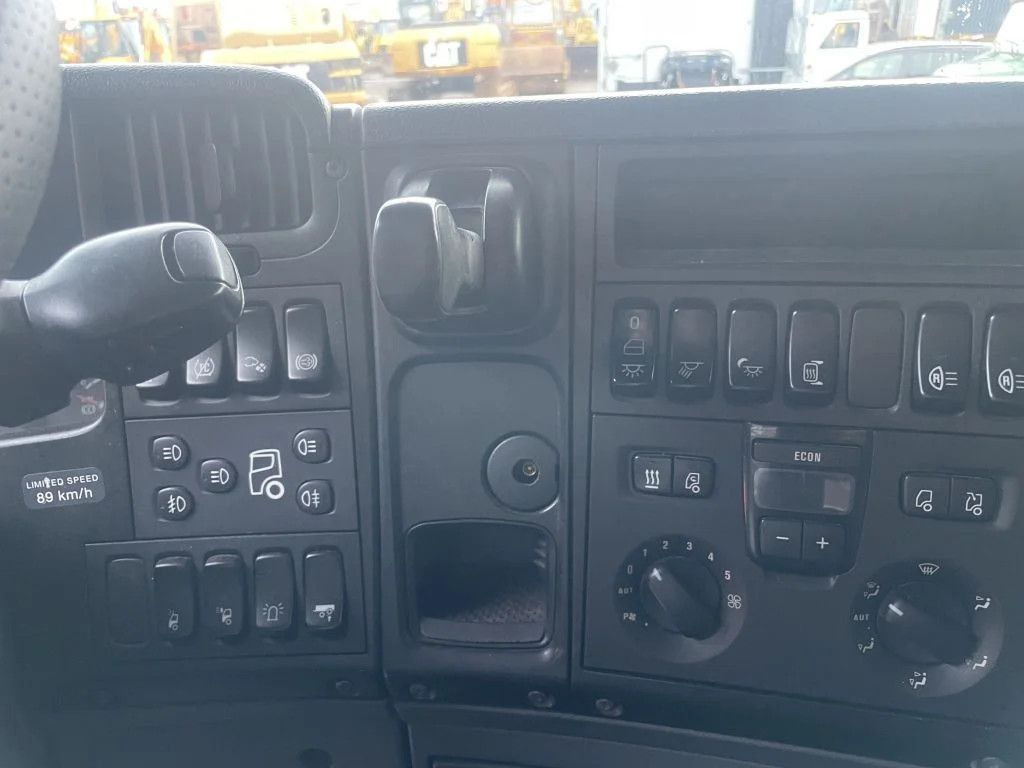 Vilkikas Scania R560 V8 4X2 Tractor-unit Retarder Euro5 Scania R560 V8 4X2 Tractor-unit Retarder Euro5: foto 12