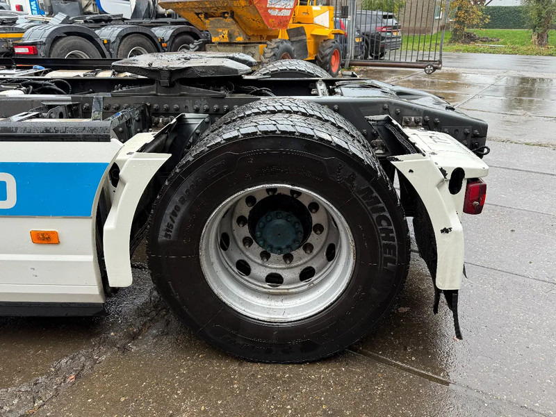 Volvo FH 13.500 4X2 Tractor-unit Spring/Air Retarder Full spoiler Euro6 - Vilkikas: foto 4 Volvo FH 13.500 4X2 Tractor-unit Spring/Air Retarder Full spoiler Euro6 - Vilkikas: foto 4