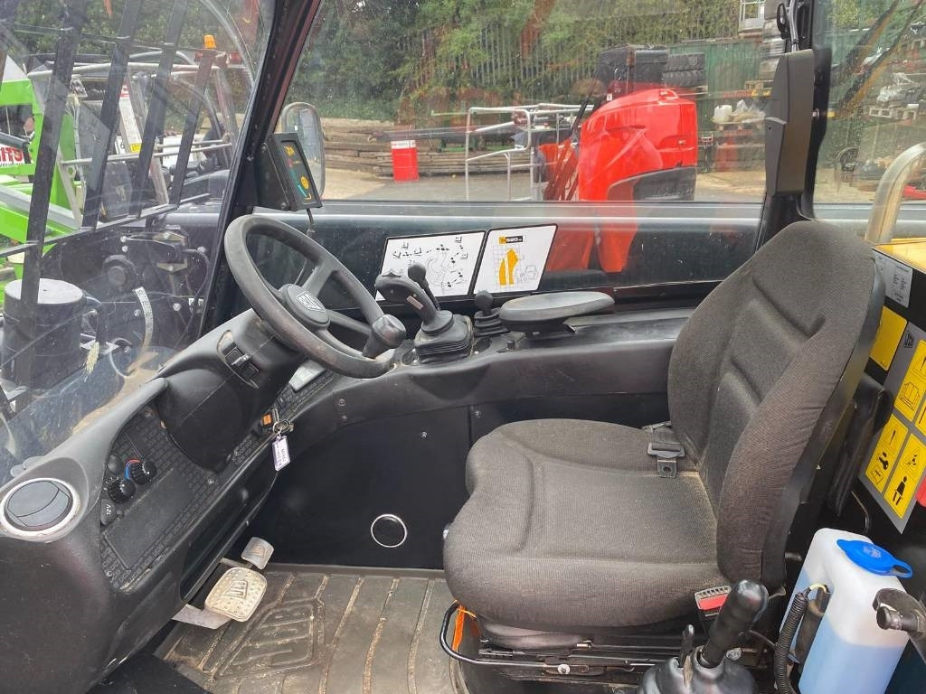Teleskopinis krautuvas JCB 520-40: foto 18