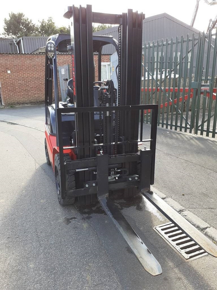 Manitou MI 25 D - Dyzelinis krautuvas: foto 3 Manitou MI 25 D - Dyzelinis krautuvas: foto 3