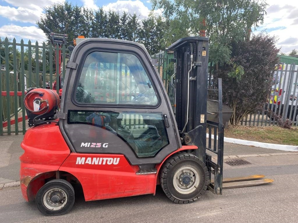 Manitou MI 25 G - Dujinis krautuvas: foto 1 Manitou MI 25 G - Dujinis krautuvas: foto 1