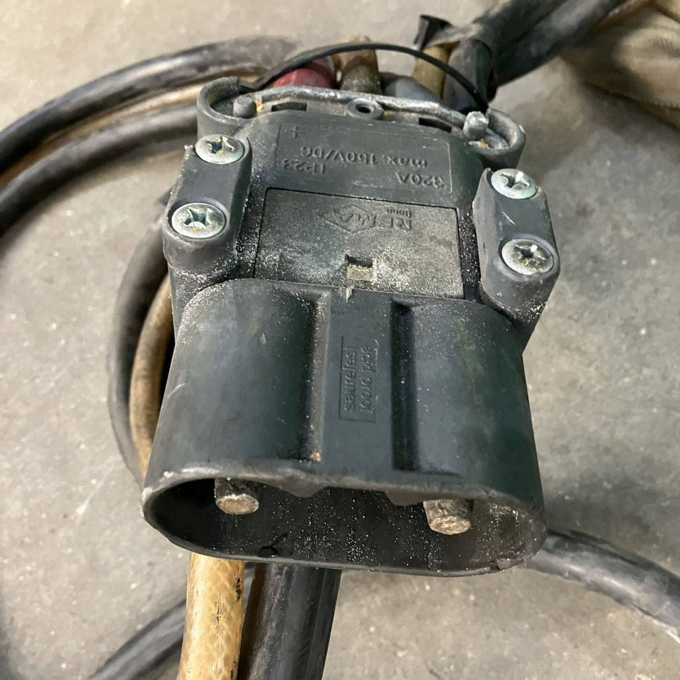 Hoppecke D400 G80/180 B-F15FS Trak power Optimal Charge - Atsarginės dalys - Krovimo technika: foto 5 Hoppecke D400 G80/180 B-F15FS Trak power Optimal Charge - Atsarginės dalys - Krovimo technika: foto 5