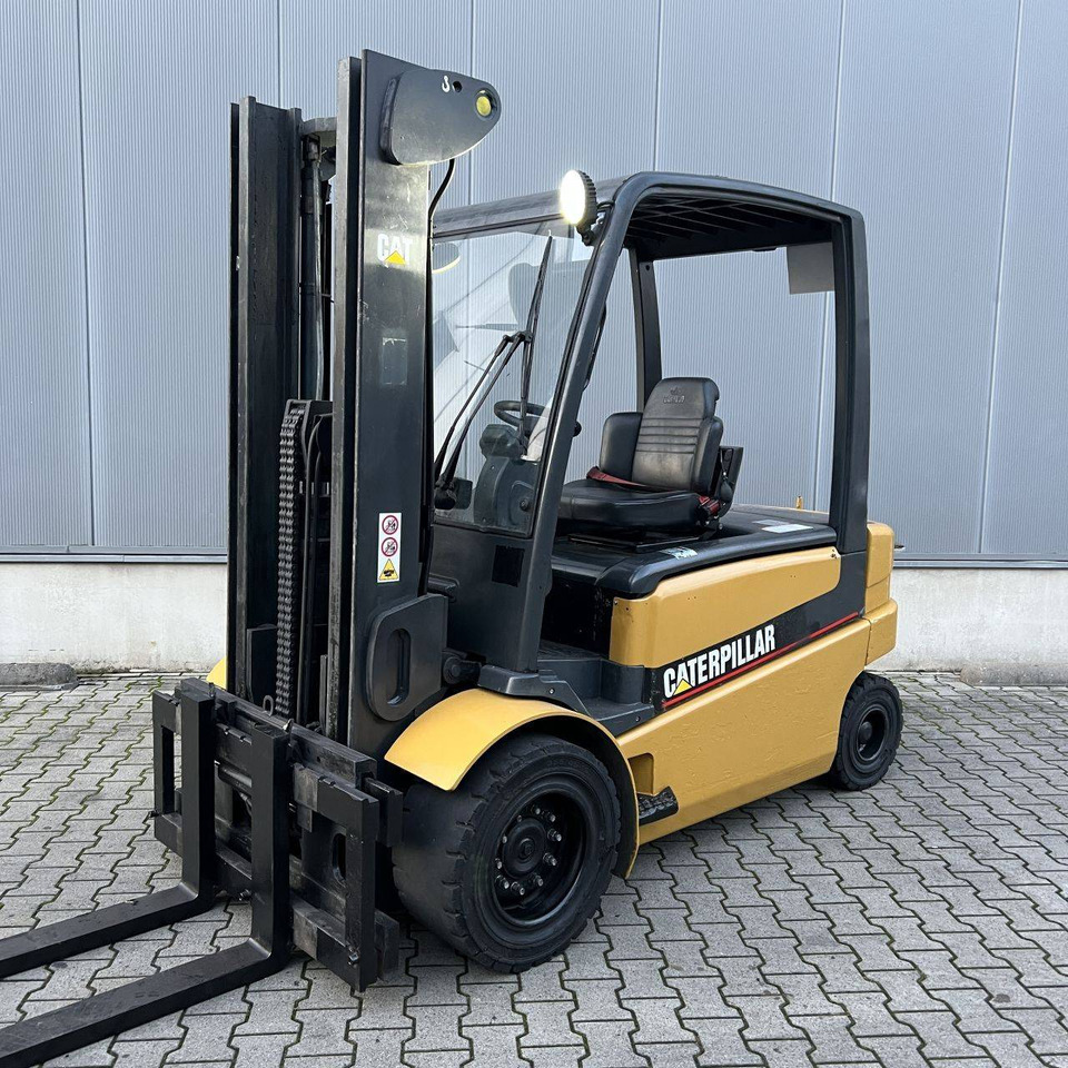 Caterpillar EP50 - Elektrinis krautuvas: foto 1 Caterpillar EP50 - Elektrinis krautuvas: foto 1